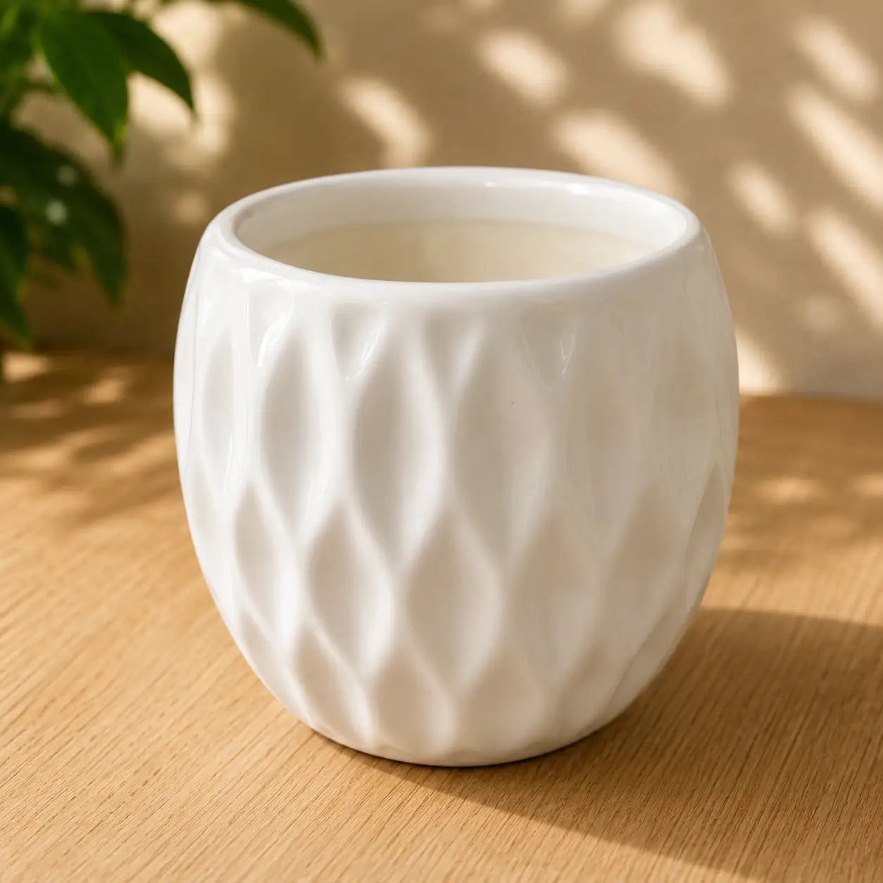 Small Diamond Circle White Ceramic Pot